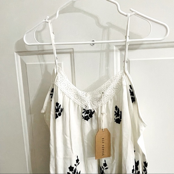 🎉8X HP🎉M Blu Pepper Cold Shoulder Top NWT! - Picture 5 of 10